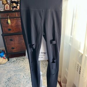 NEW ALO YOGA Black Cut-Out Leggings